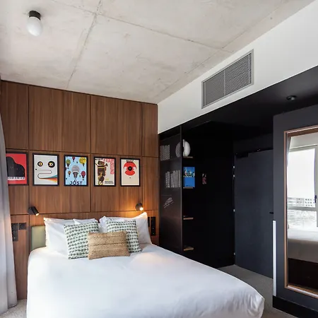 Otel Jost Centre Gare Saint Jean 3*