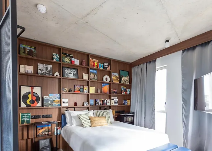 Hotel Jost Centre Gare Saint Jean 3*