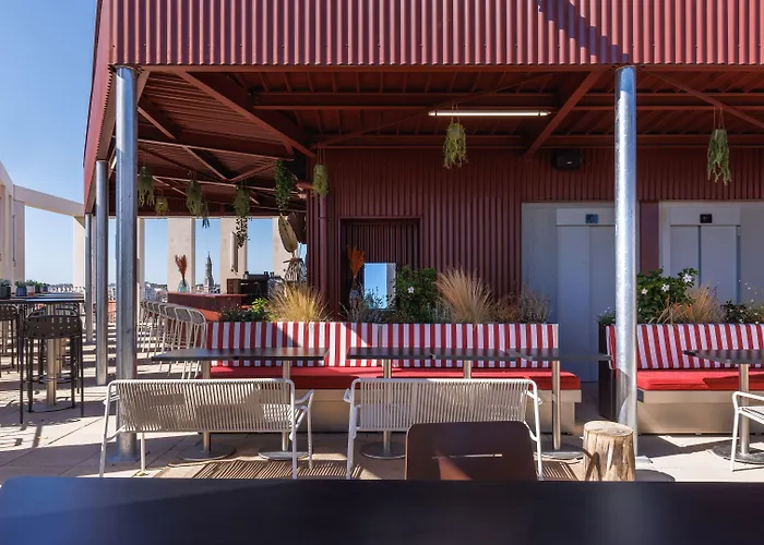 Hotel Jost Centre Gare Saint Jean 3*